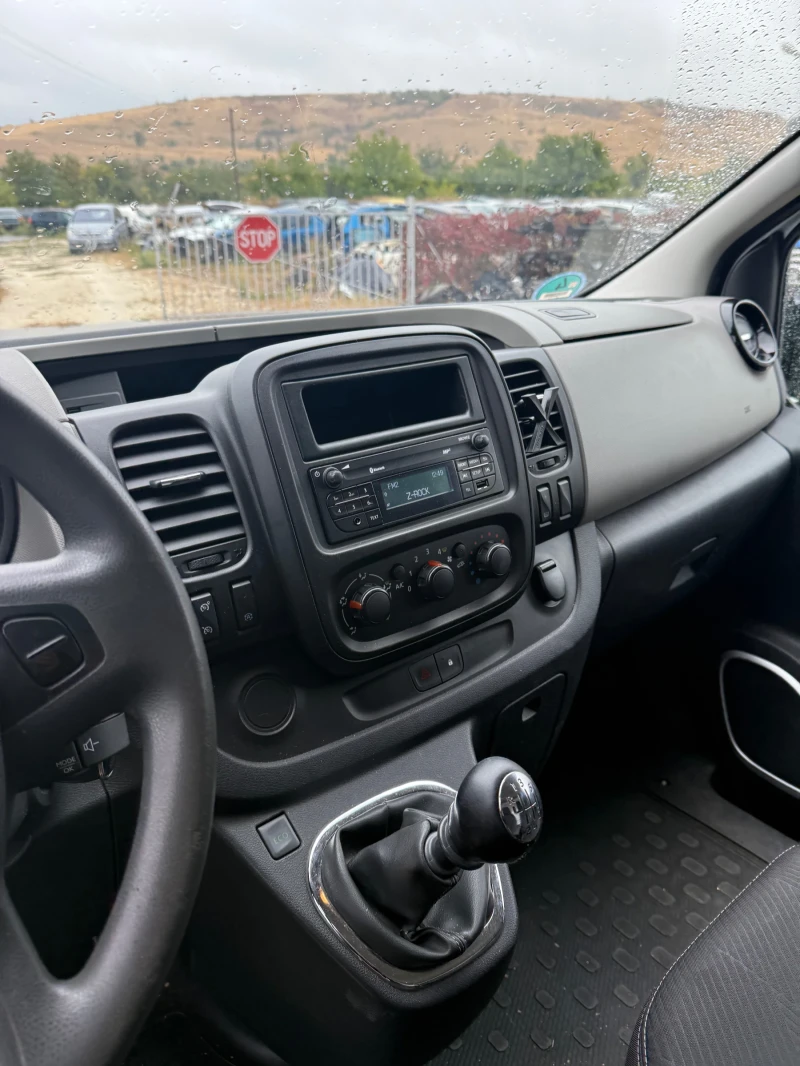 Nissan NV300 Бус, снимка 7 - Бусове и автобуси - 51920719