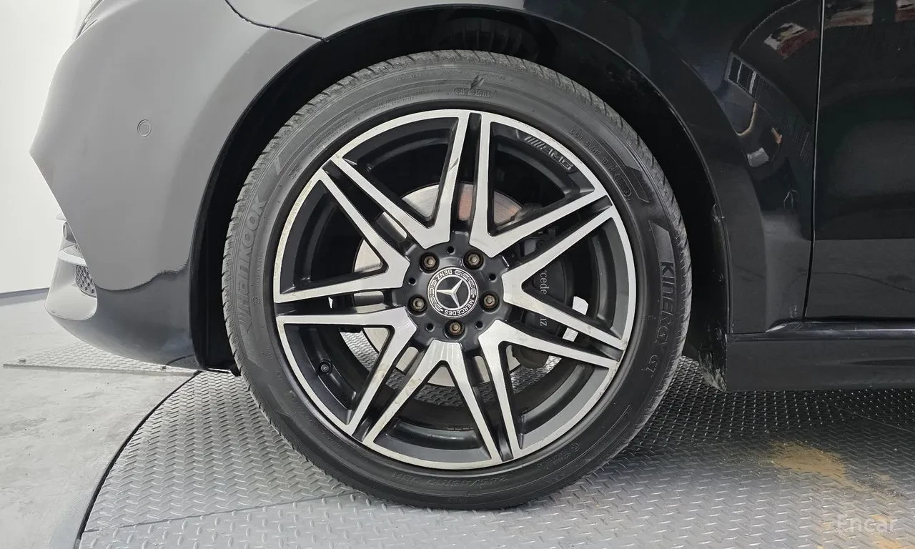 Mercedes-Benz V AMG Line* Burmester* , снимка 5 - Бусове и автобуси - 56233275