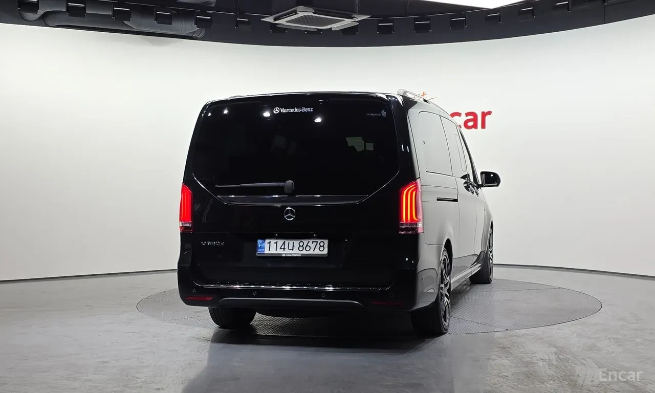 Mercedes-Benz V AMG Line* Burmester* , снимка 4 - Бусове и автобуси - 56233275