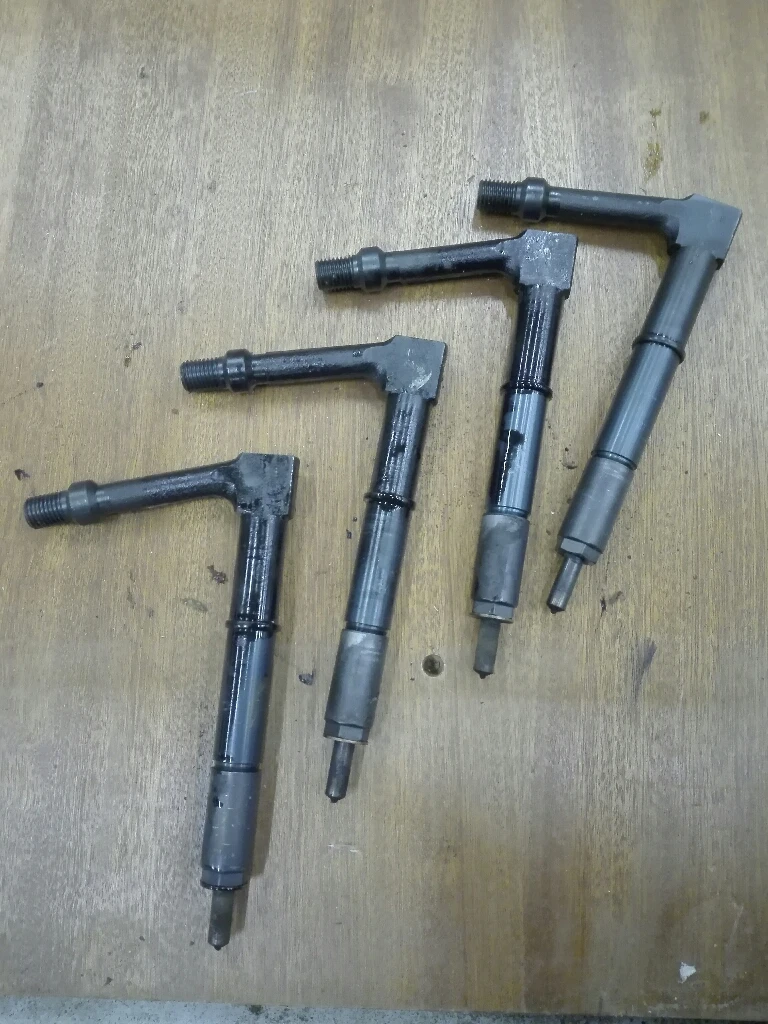 Дюза,дюзи нисан алмера тино 2.2д