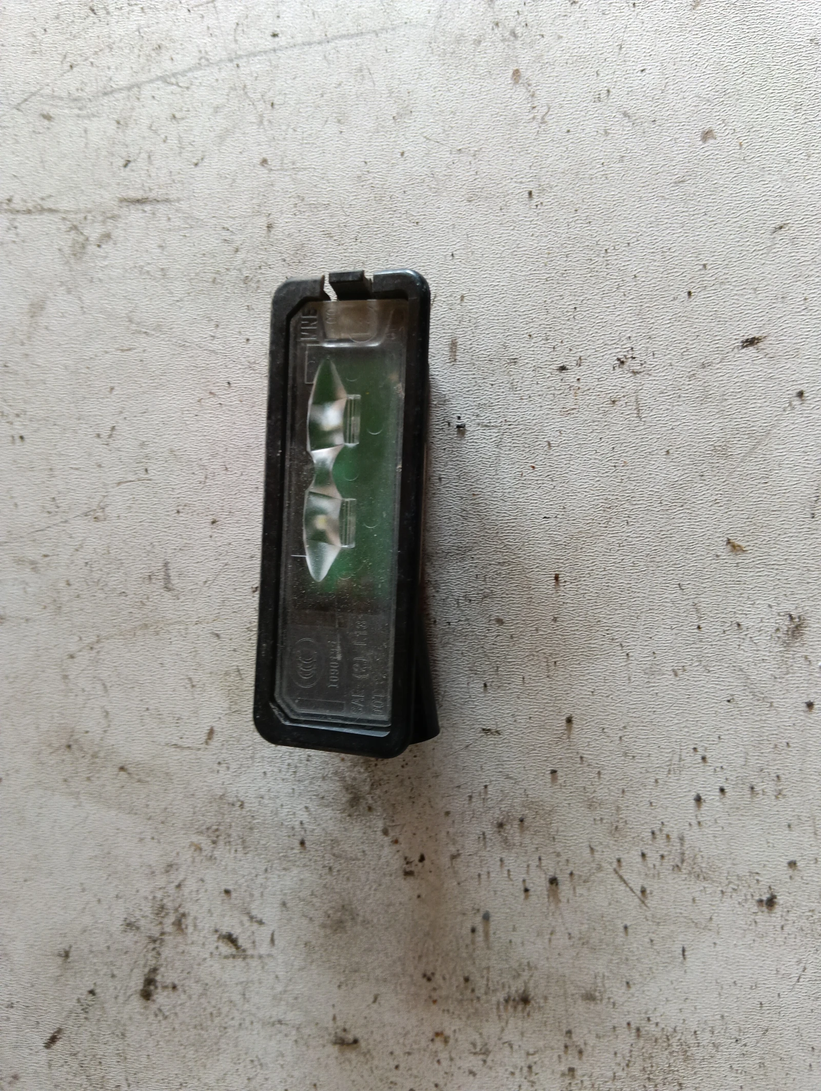 плафон регистрационен номер 5F9943021 Seat Leon