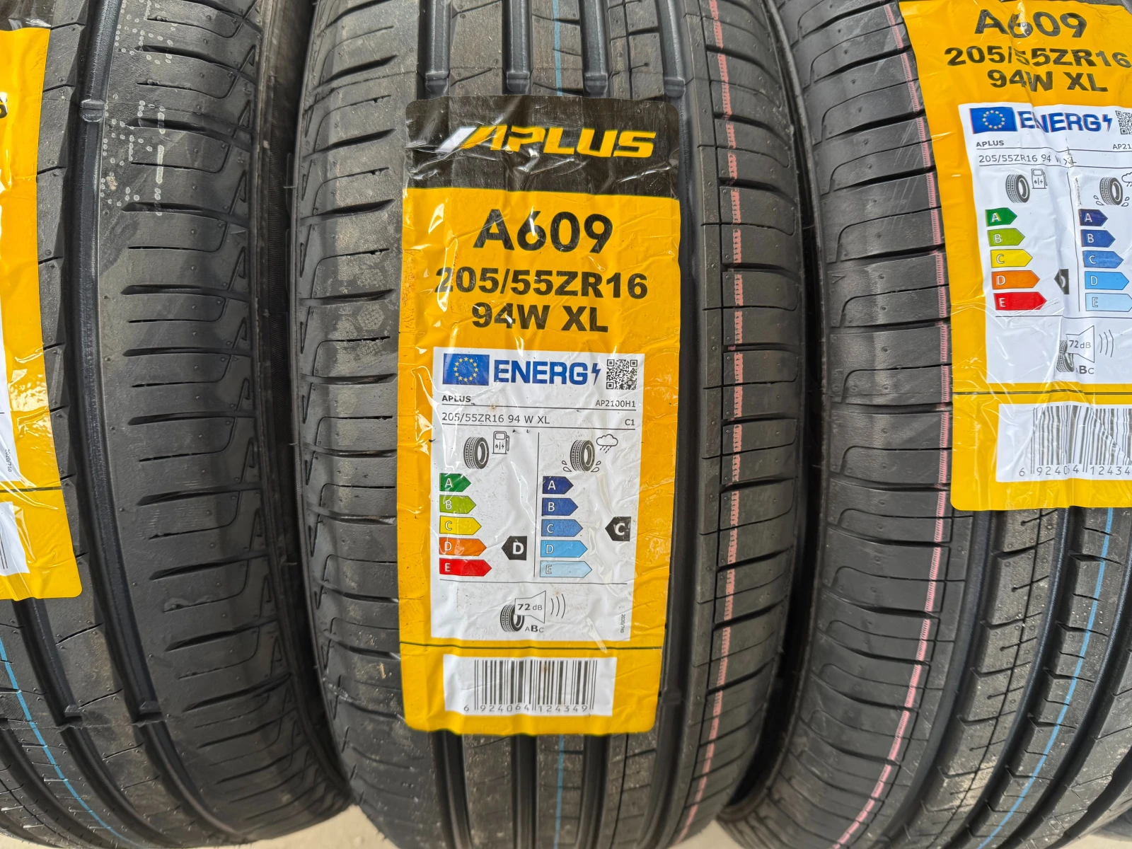 Гуми Летни 205/55R16, снимка 3 - Гуми и джанти - 53785440