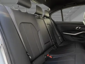 BMW 320 i xDrive = M-Sport = Гаранция, снимка 13