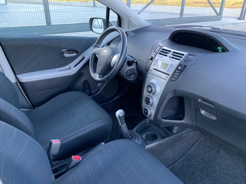 Toyota Yaris 1.3 VVT-i Sol &#127475;&#127473;, снимка 9 - Автомобили и джипове - 43886427