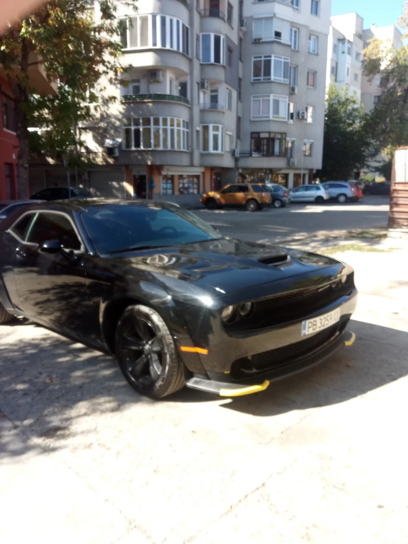 Dodge Challenger, снимка 2 - Автомобили и джипове - 47447799