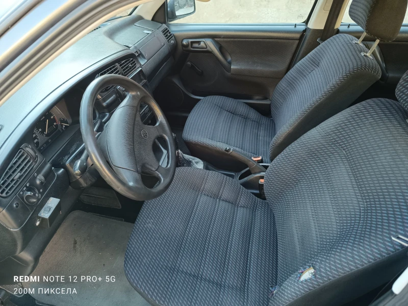 VW Vento 1.8mono GAZ, снимка 4 - Автомобили и джипове - 47524401