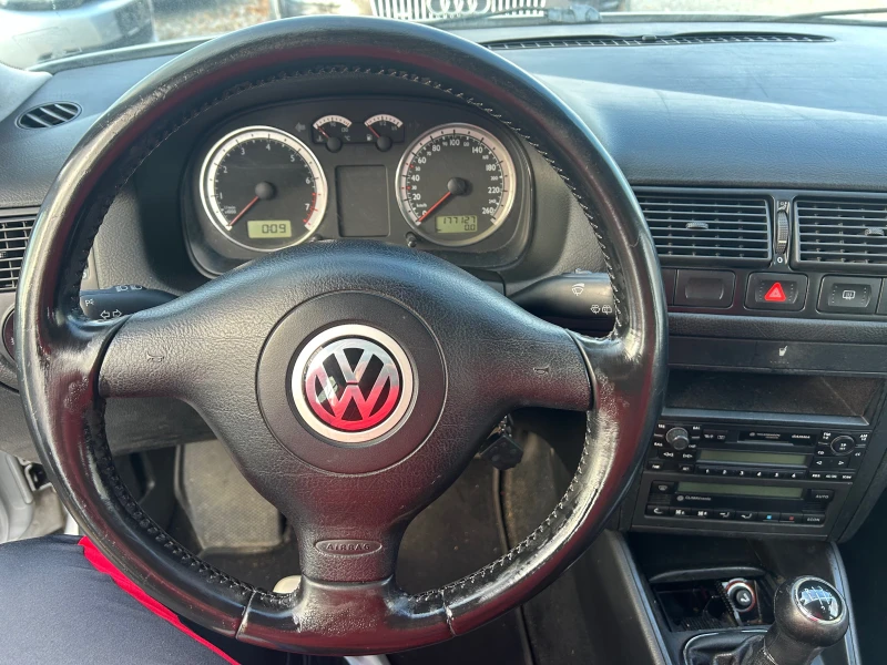 VW Golf 1.6-105к., снимка 16 - Автомобили и джипове - 48140634