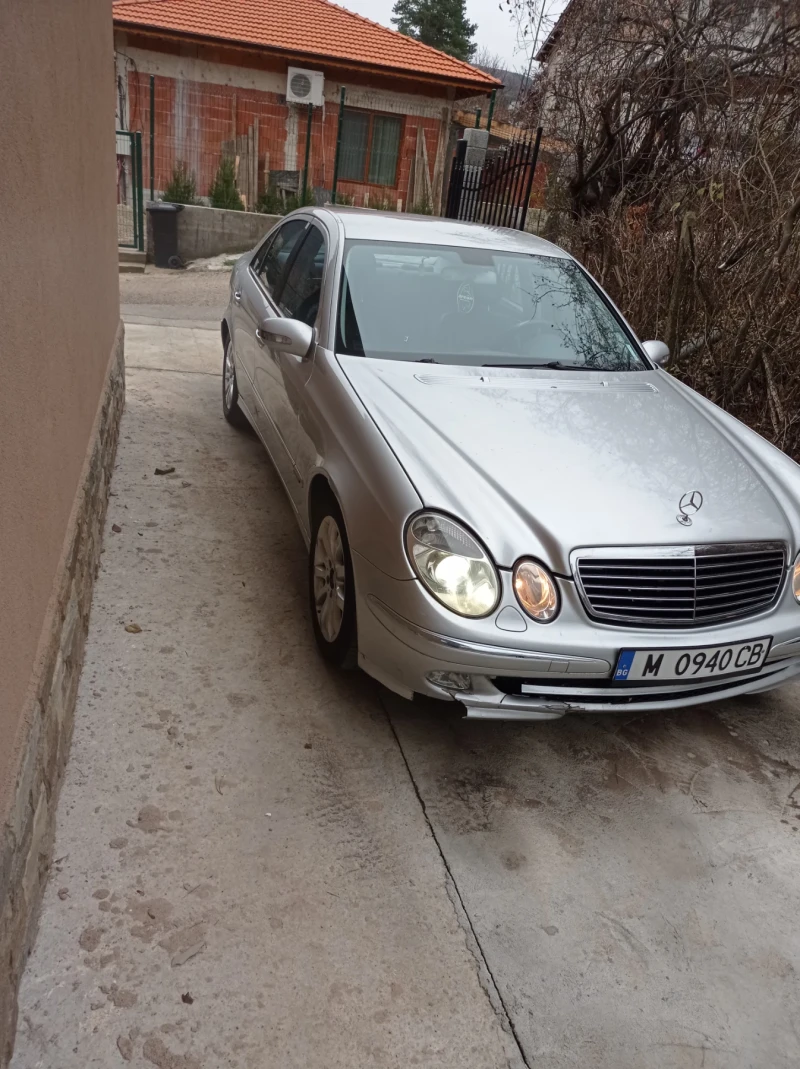 Mercedes-Benz E 270, снимка 2 - Автомобили и джипове - 48246997