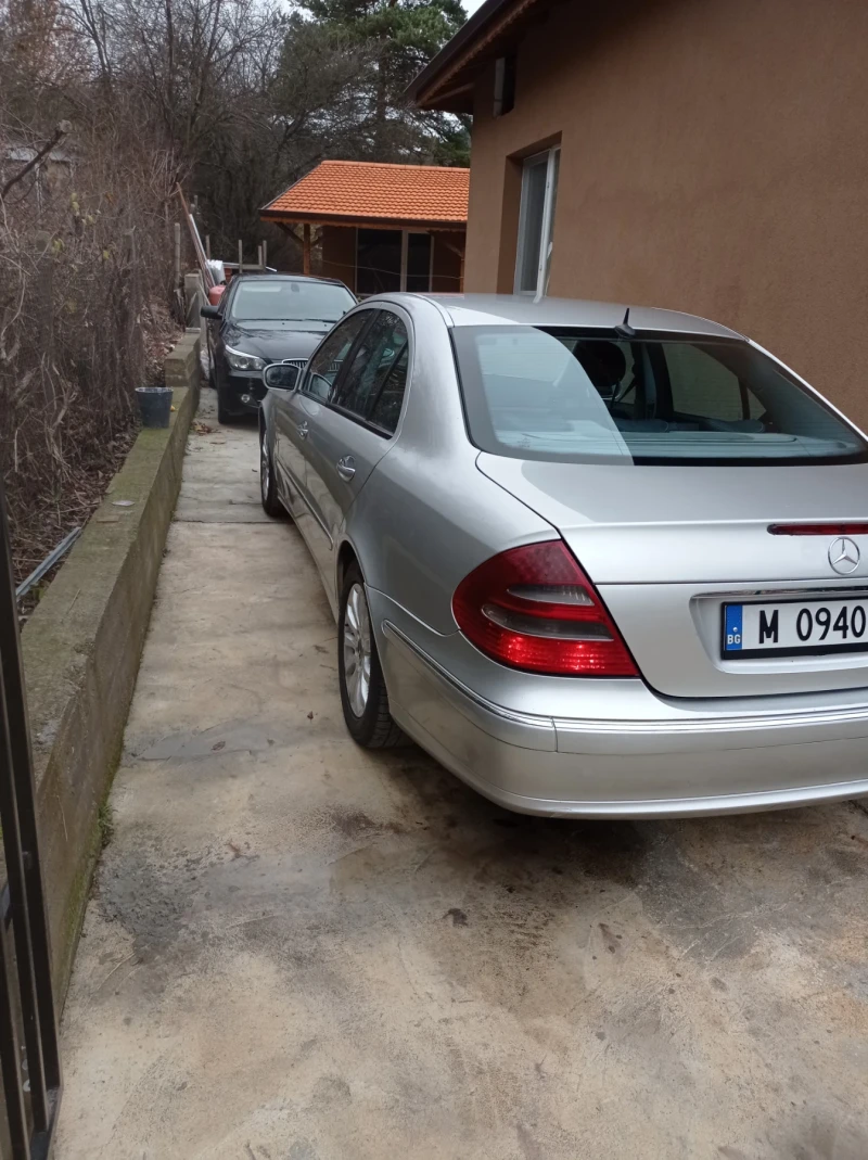 Mercedes-Benz E 270, снимка 5 - Автомобили и джипове - 48246997