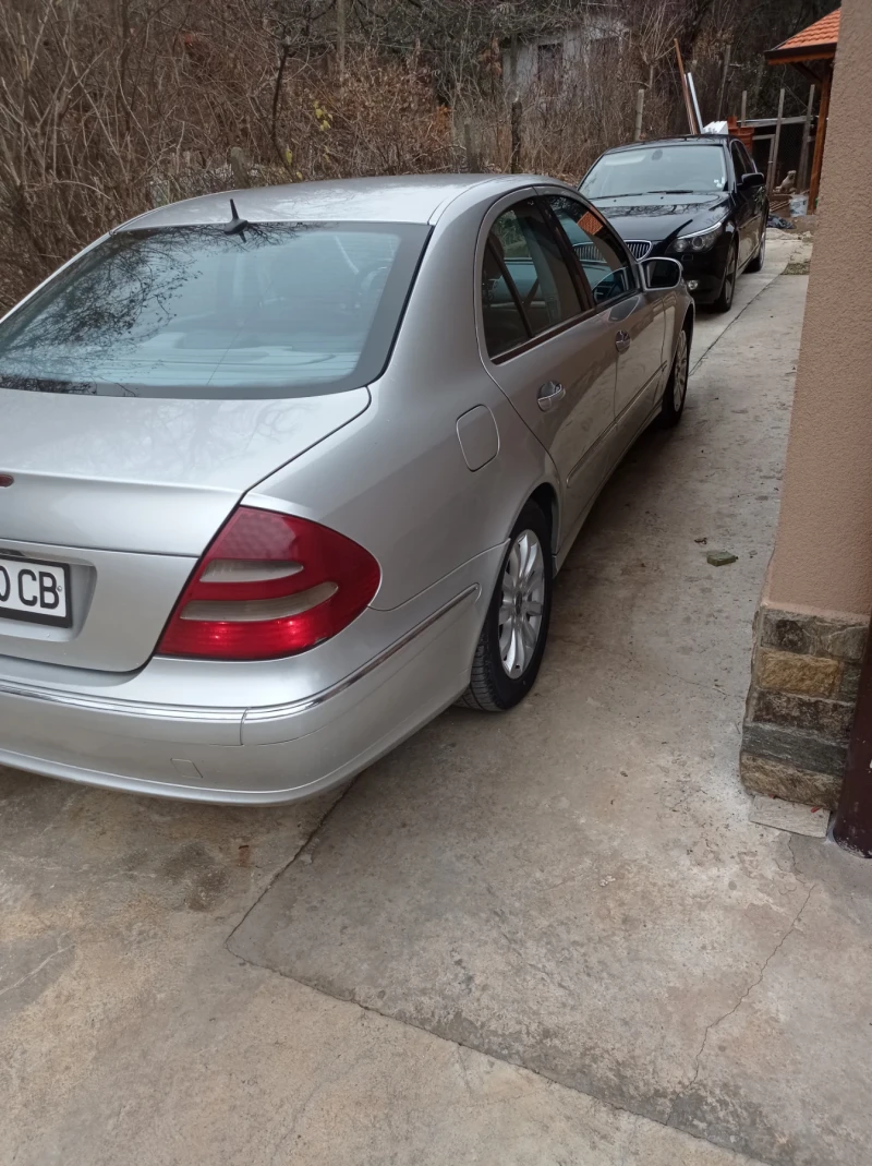 Mercedes-Benz E 270, снимка 6 - Автомобили и джипове - 48246997