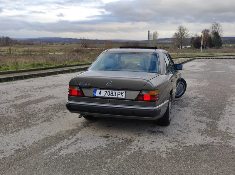 Mercedes-Benz 124 200D, снимка 5 - Автомобили и джипове - 48345542