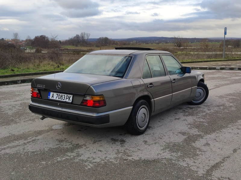 Mercedes-Benz 124 200D, снимка 6 - Автомобили и джипове - 48345542