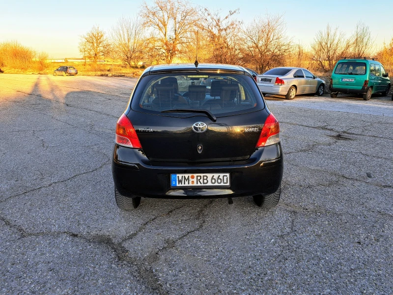 Toyota Yaris 1.3.101, снимка 5 - Автомобили и джипове - 48536837