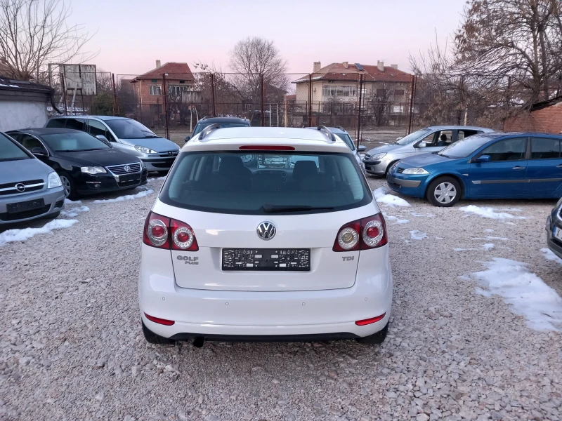 VW Golf Plus 1.6TDI Автоматик Navi, снимка 4 - Автомобили и джипове - 48720720