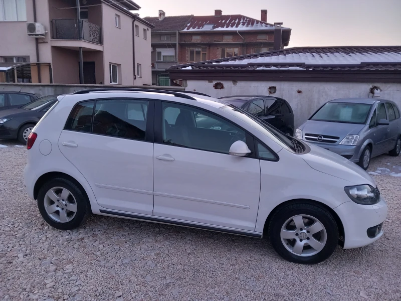 VW Golf Plus 1.6TDI Автоматик Navi, снимка 6 - Автомобили и джипове - 48720720