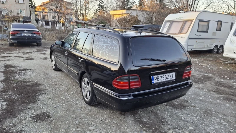 Mercedes-Benz E 320 GAS 4MATIC , снимка 11 - Автомобили и джипове - 48722897