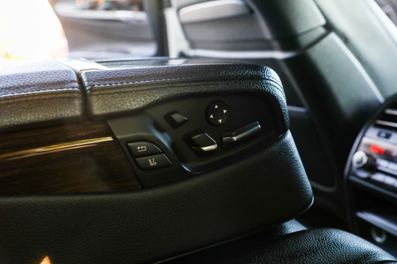 BMW 740 4.0D, снимка 10 - Автомобили и джипове - 51751098