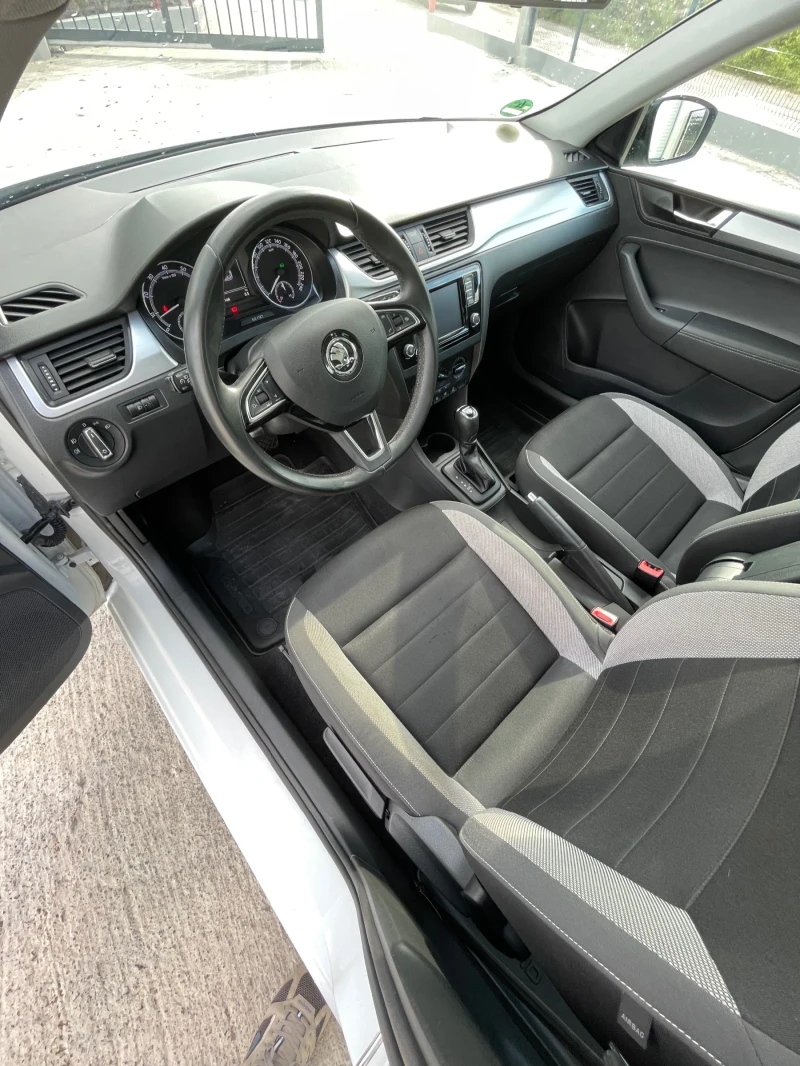 Skoda Rapid 1.4i-122к.с., снимка 7 - Автомобили и джипове - 51890502