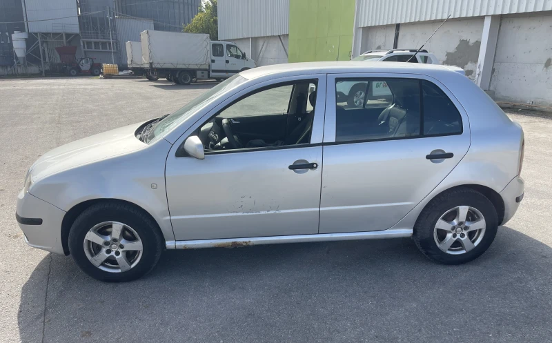 Skoda Fabia, снимка 4 - Автомобили и джипове - 52146778