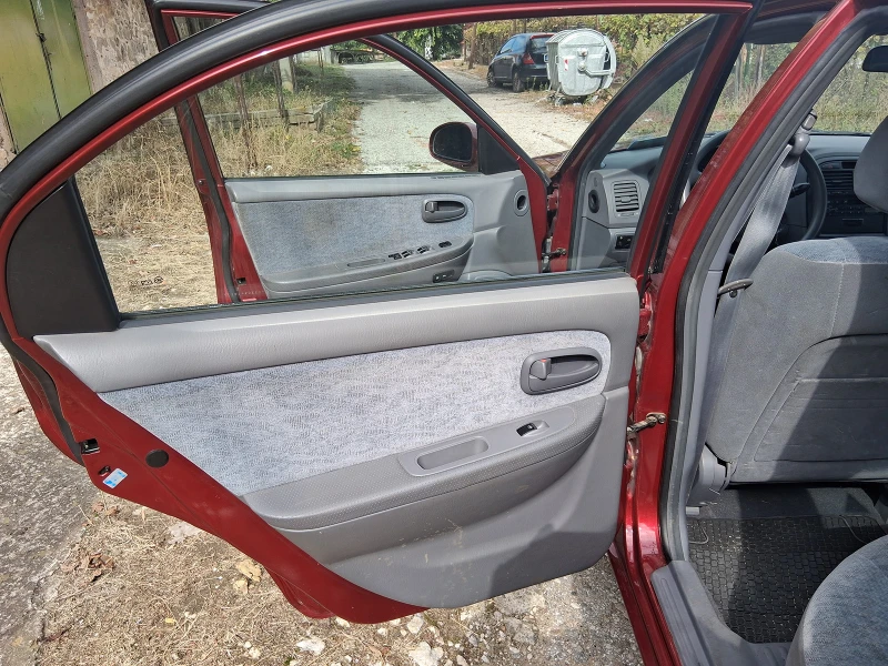 Kia Magentis, снимка 8 - Автомобили и джипове - 52293877