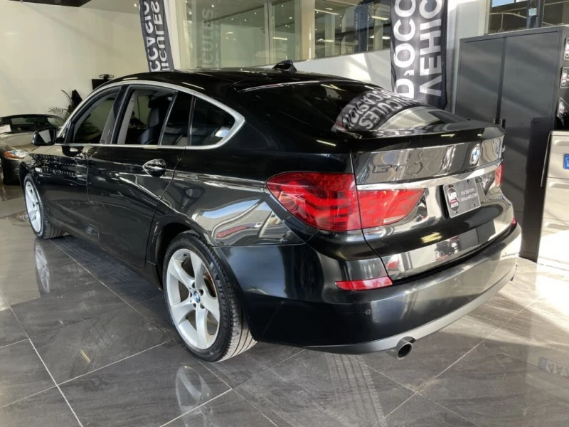 BMW 5 Gran Turismo * АВТО КРЕДИТ* ЦЕНА ДО БГ * СЕРВИЗНА ИСТОРИЯ * , снимка 6 - Автомобили и джипове - 52577619