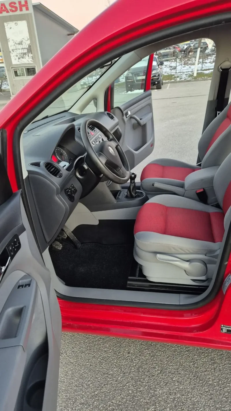 VW Caddy, снимка 12 - Автомобили и джипове - 52916835