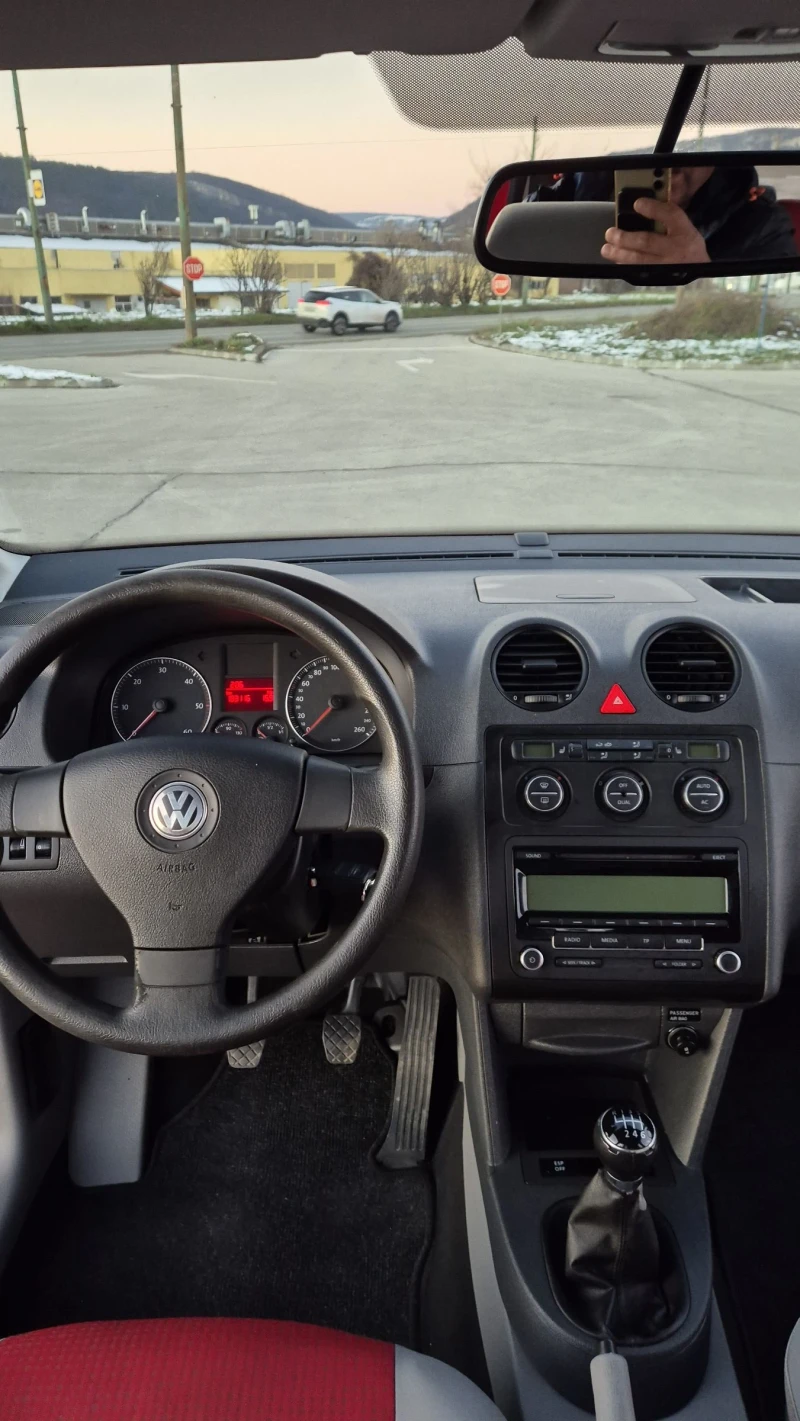 VW Caddy, снимка 13 - Автомобили и джипове - 52916835