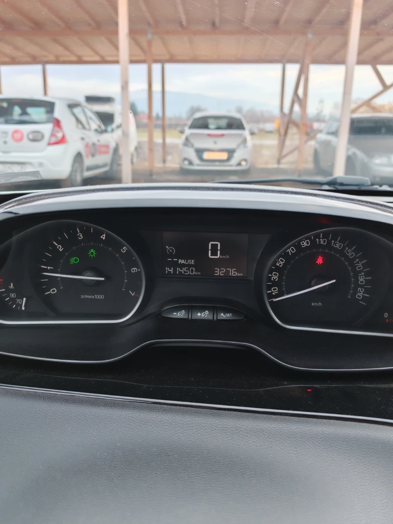 Peugeot 208, снимка 6 - Автомобили и джипове - 53153877
