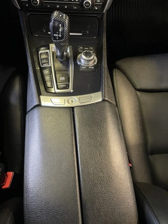 BMW 5 Gran Turismo * АВТО КРЕДИТ* ЦЕНА ДО БГ * СЕРВИЗНА ИСТОРИЯ * , снимка 12 - Автомобили и джипове - 52577619