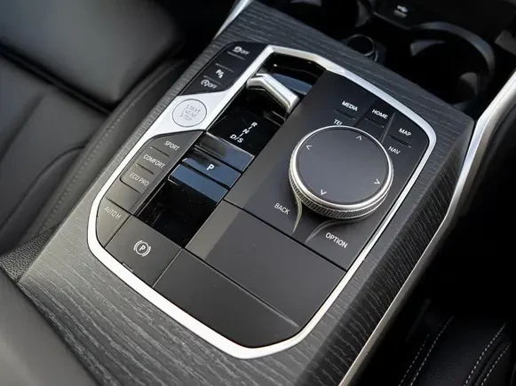 BMW 320 i xDrive = M-Sport = Гаранция, снимка 10 - Автомобили и джипове - 53824057