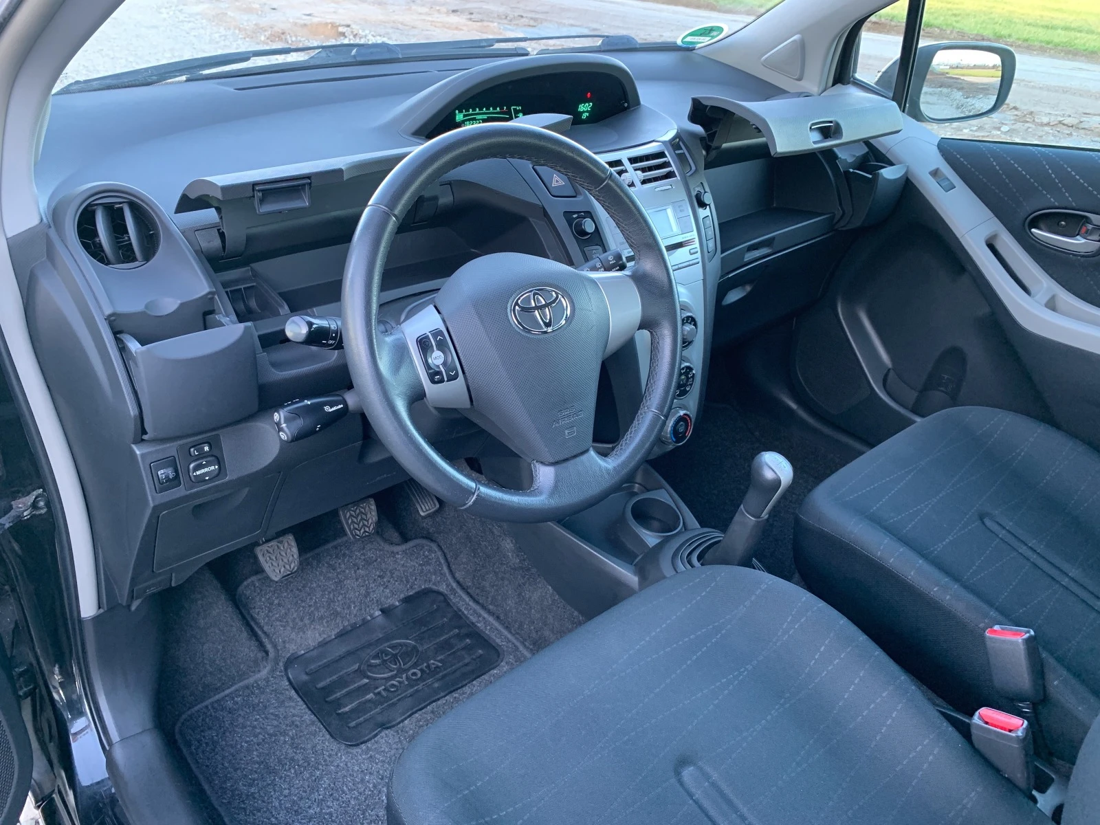 Toyota Yaris 1.3 VVT-i Sol 🇳🇱 | Mobile.bg — изображение 12