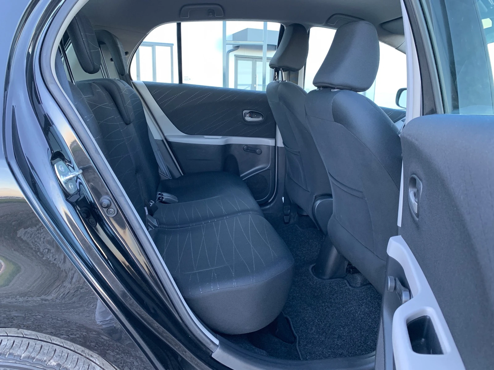 Toyota Yaris 1.3 VVT-i Sol 🇳🇱 | Mobile.bg — изображение 14