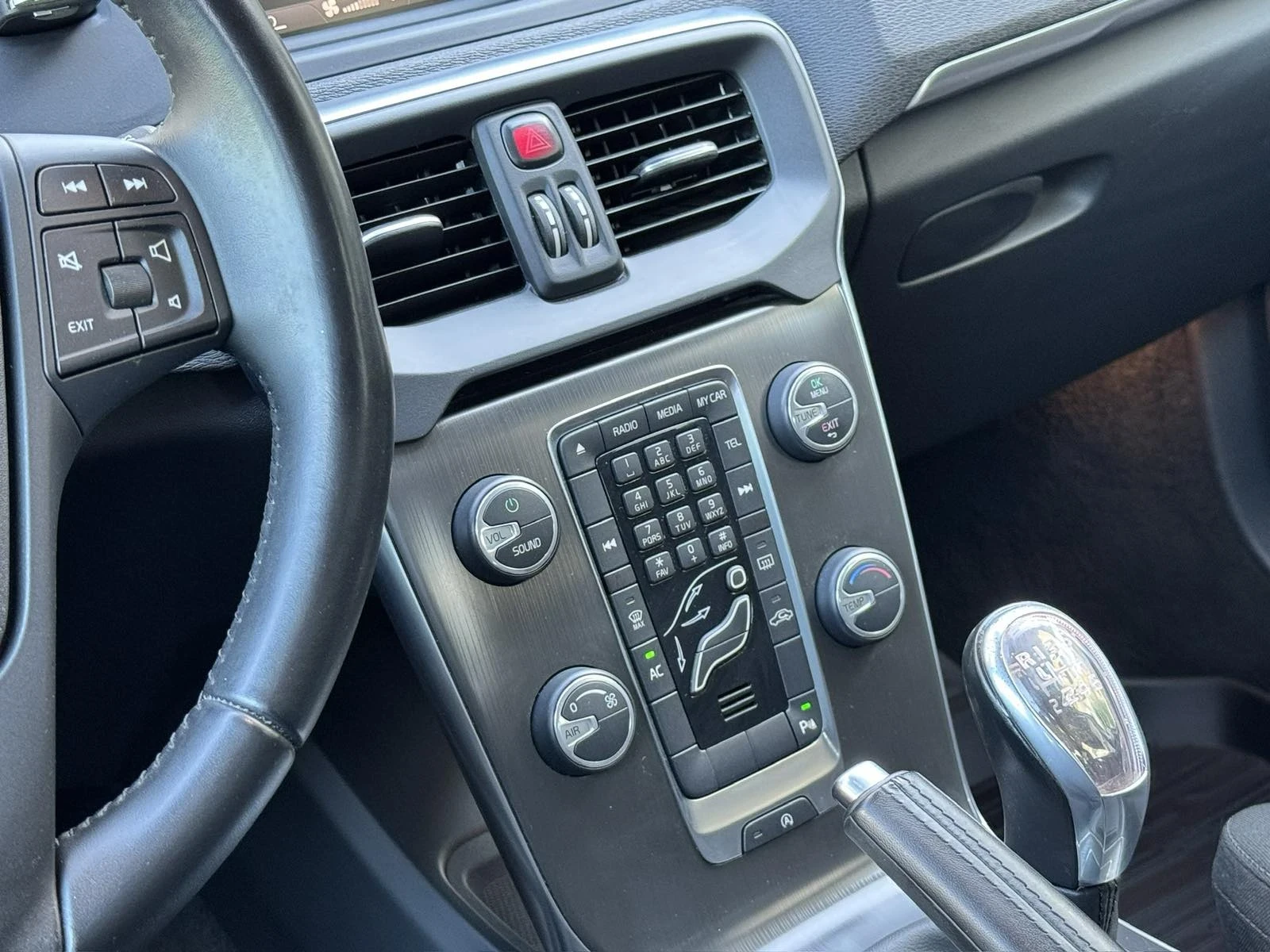 Volvo V40 D2, 115cv, EURO 5B - изображение 9