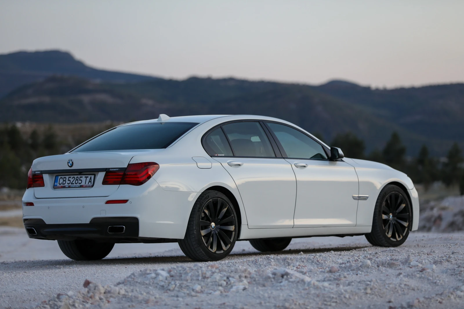BMW 740 4.0D - изображение 5