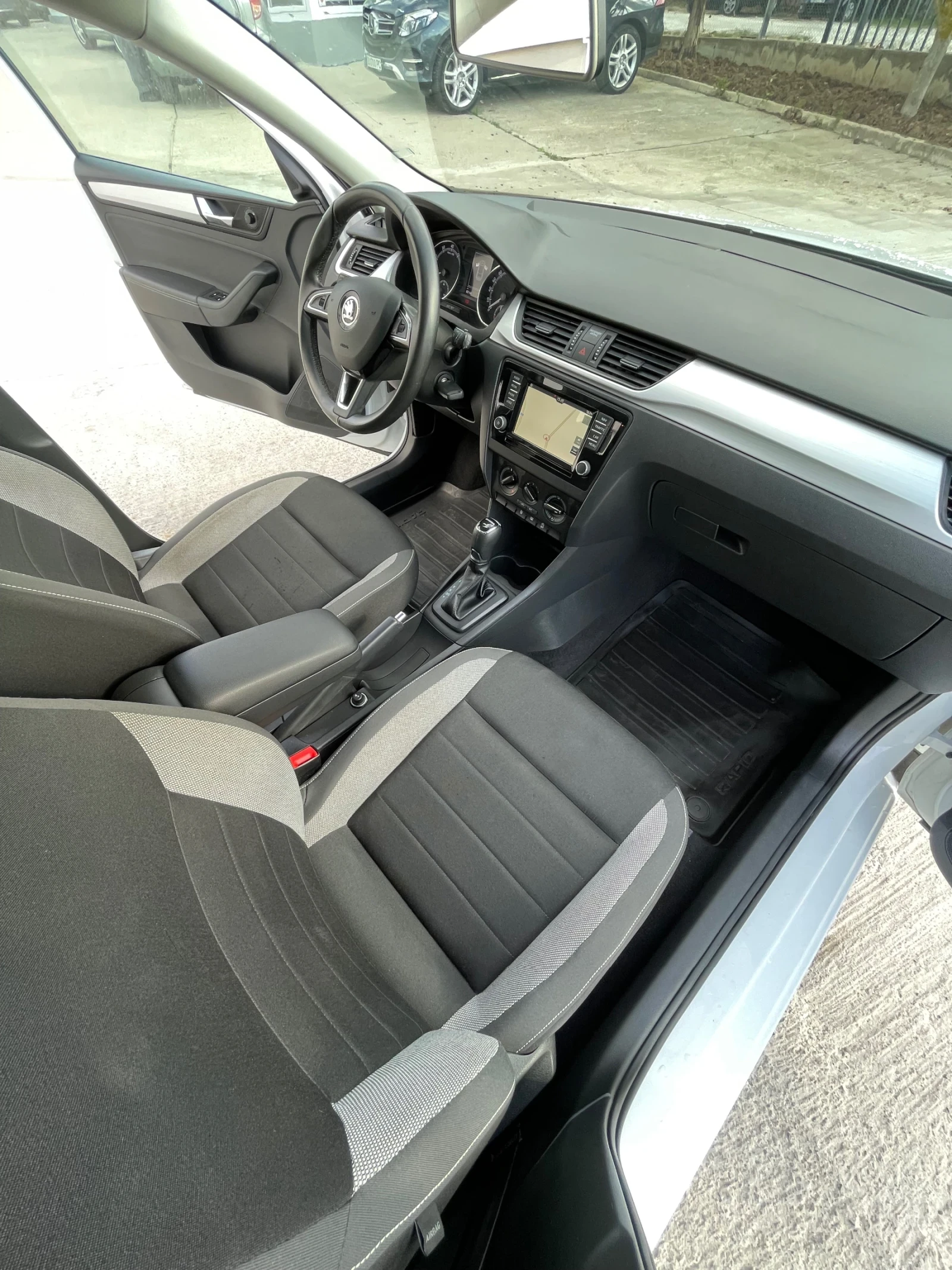 Skoda Rapid 1.4i-122к.с. - изображение 10