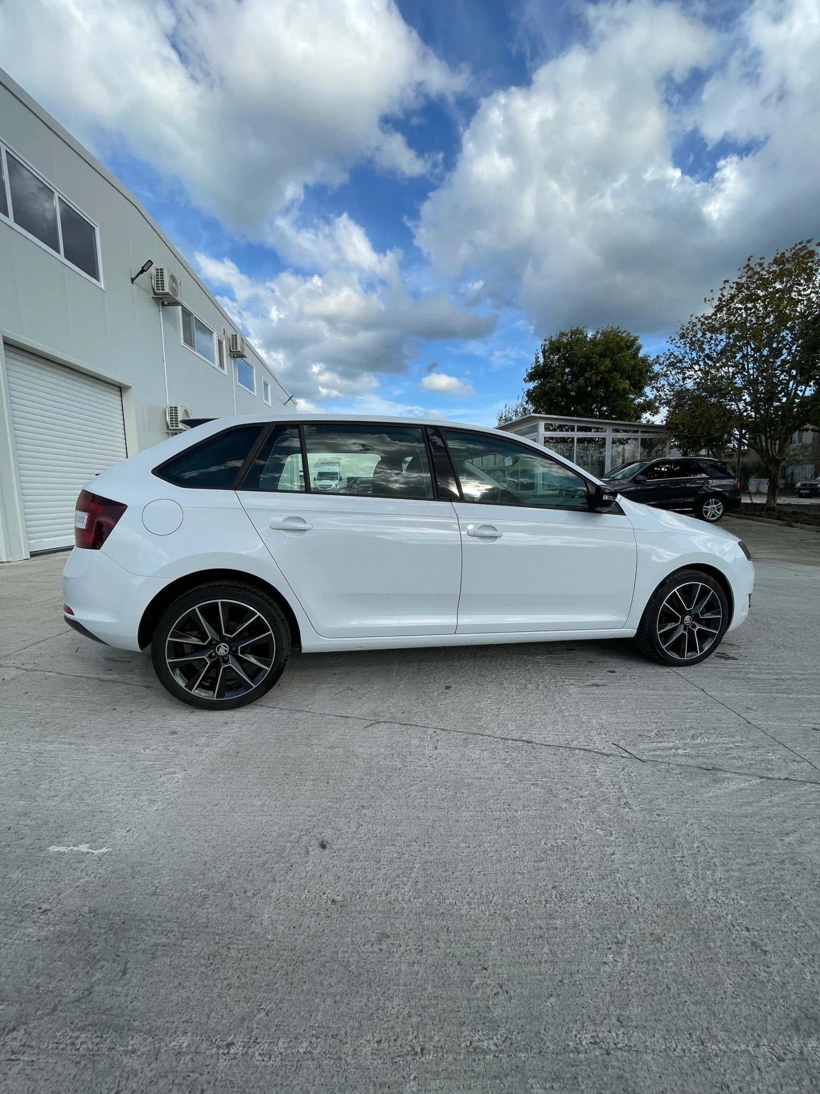 Skoda Rapid 1.4i-122к.с. - изображение 6