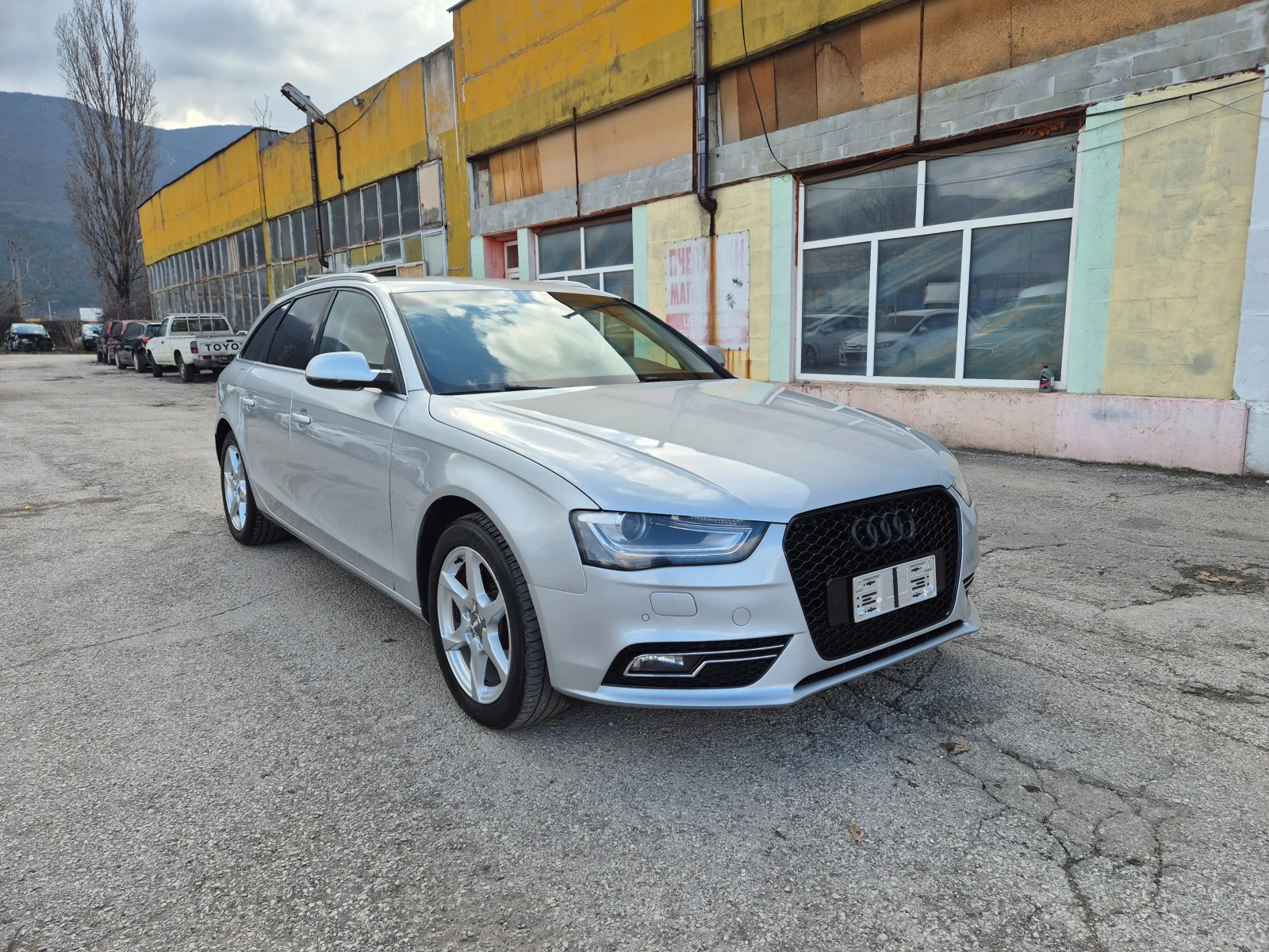 Audi A4 2.0TDI S-LINE FACELIFT 143КС  - изображение 3