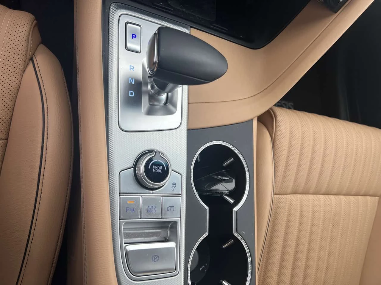 Genesis G70 * 2.5T * PANO* �������* KEYLESS*  | Mobile.bg � ����������� 16