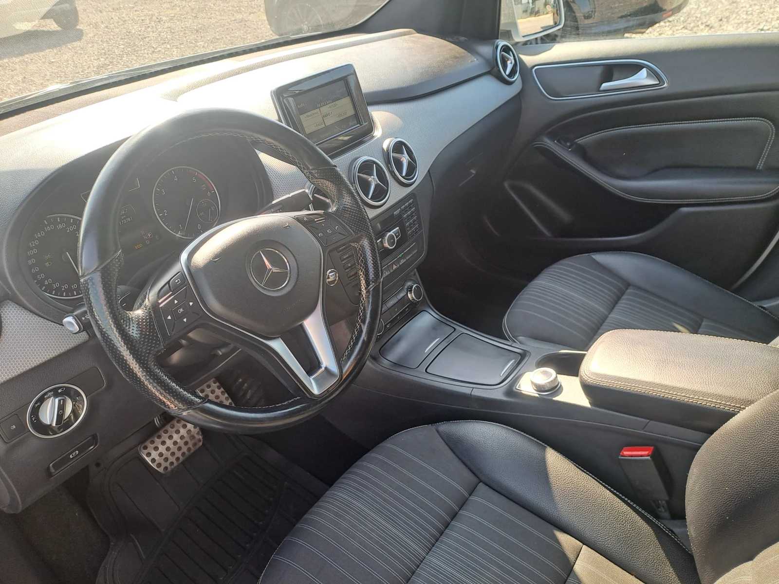 Mercedes-Benz B 180 1.5CDI EURO 5B, снимка 6 - Автомобили и джипове - 53835016