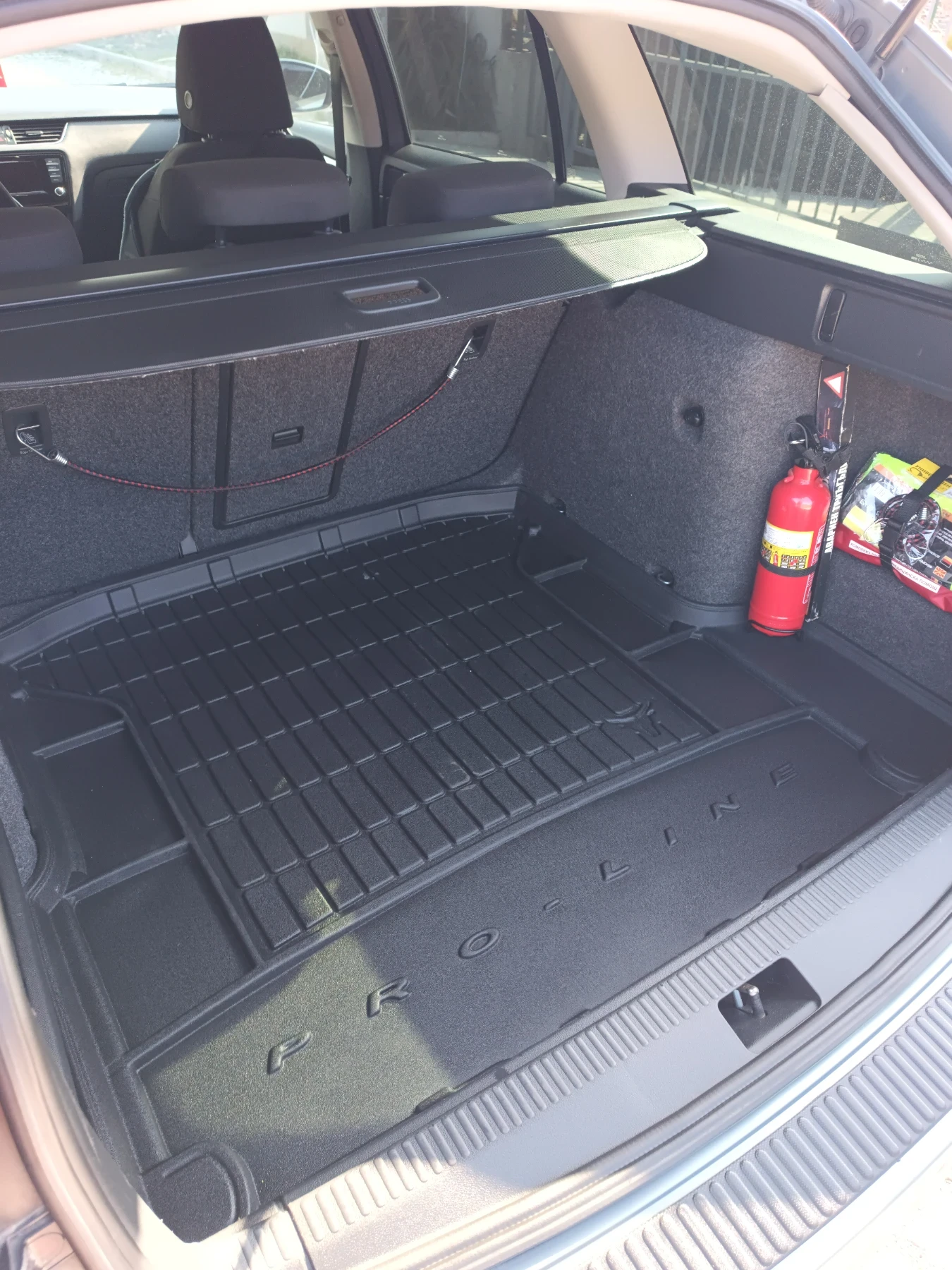 Skoda Octavia 1.6TDI DSG/NAVI/2ключа/хамелеон , снимка 9 - Автомобили и джипове - 53861573