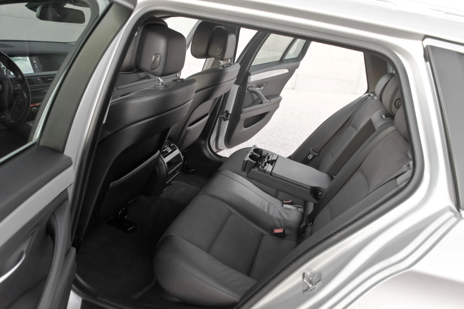 BMW 520 184ks FULL, снимка 15 - Автомобили и джипове - 54061306