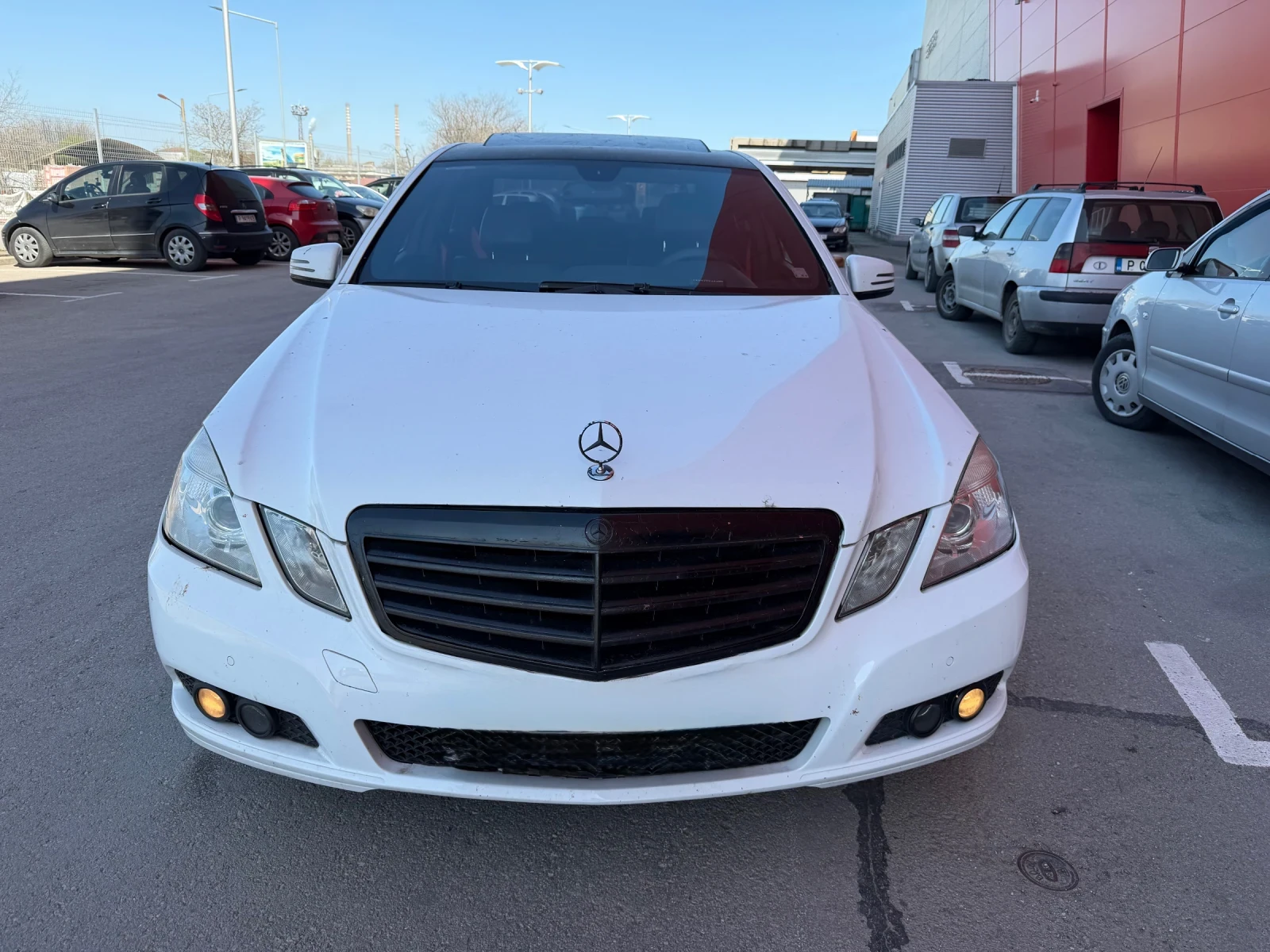 Mercedes-Benz E 220 БАРТЕР* AMG* 7G* LED, снимка 2 - Автомобили и джипове - 54087426