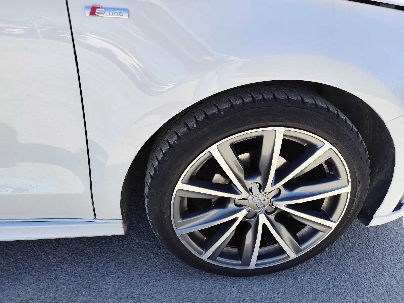 Audi A1 1.6TDi* S-LINE* LED/XENON* EURO5B* , снимка 13 - Автомобили и джипове - 54136185