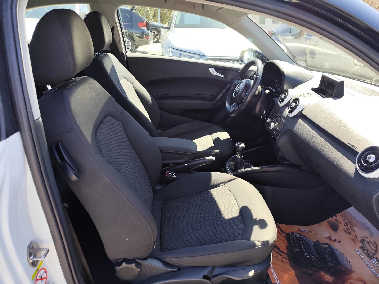 Audi A1 1.6TDi* S-LINE* LED/XENON* EURO5B* , снимка 11 - Автомобили и джипове - 54136185