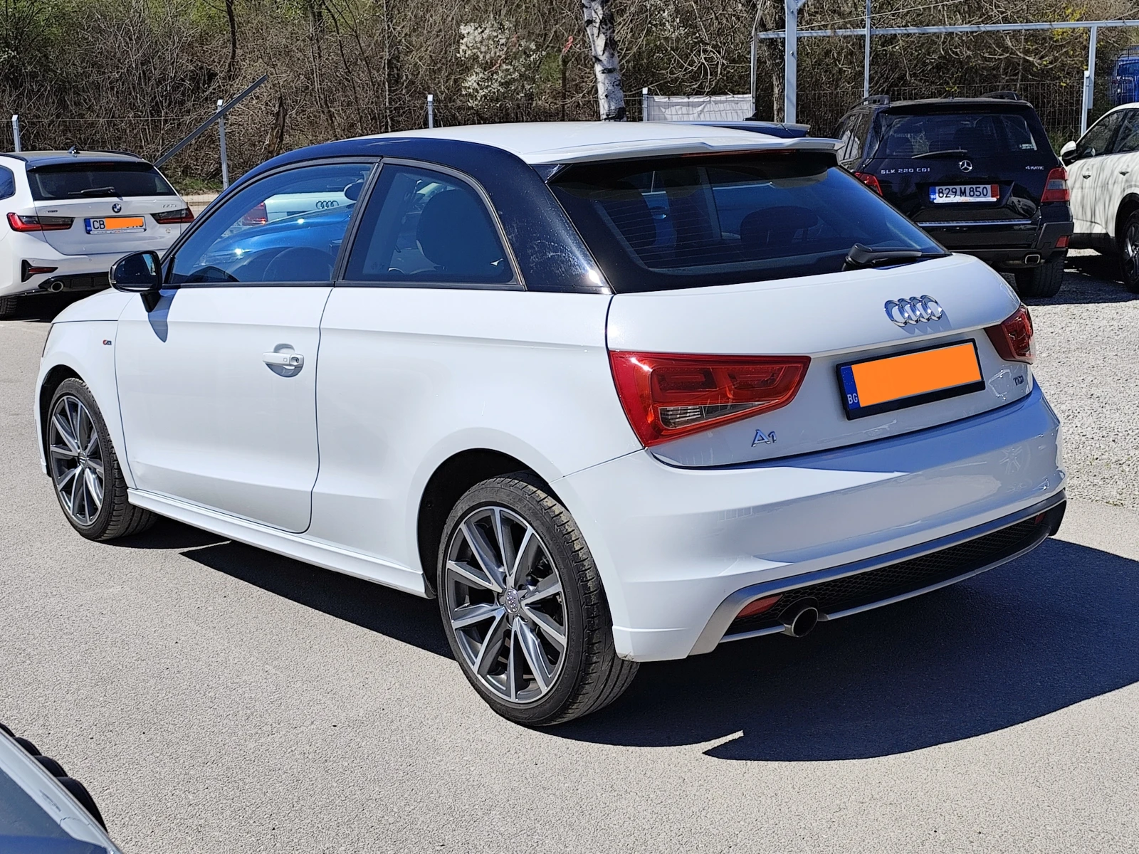 Audi A1 1.6TDi* S-LINE* LED/XENON* EURO5B* , снимка 6 - Автомобили и джипове - 54136185
