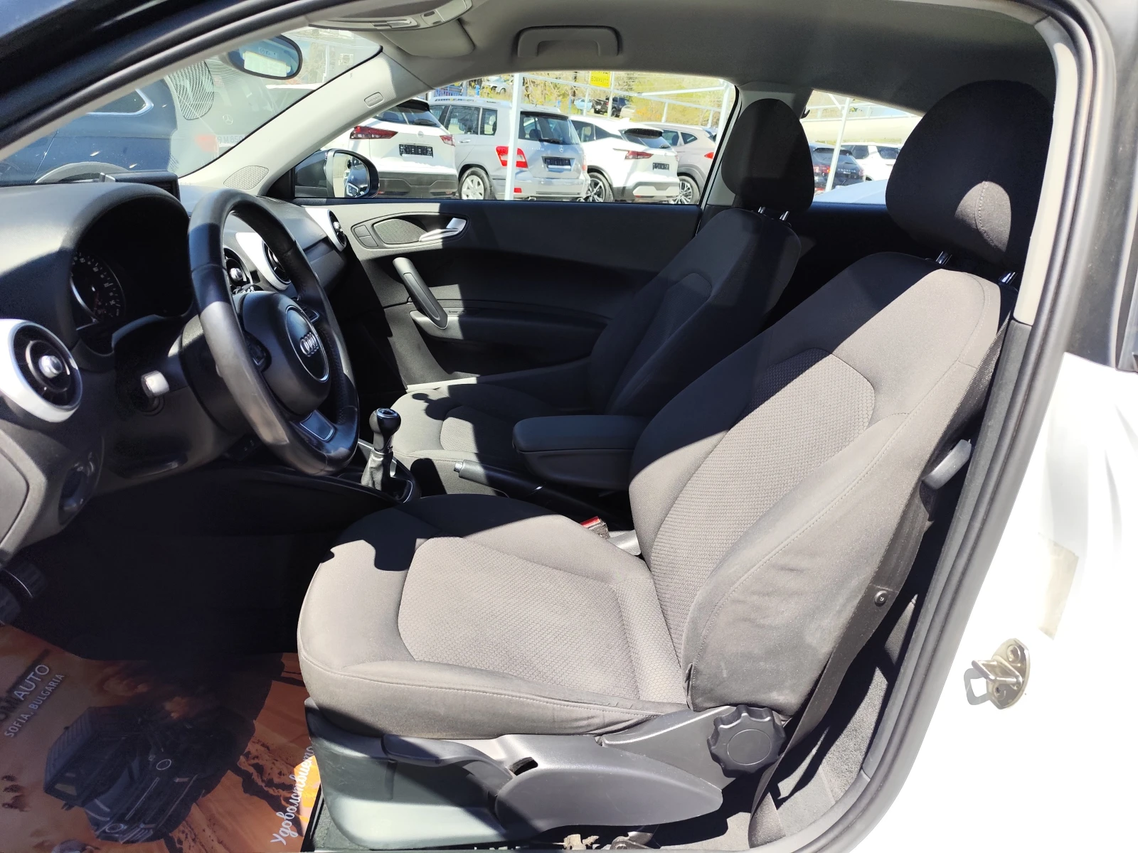 Audi A1 1.6TDi* S-LINE* LED/XENON* EURO5B* , снимка 7 - Автомобили и джипове - 54136185