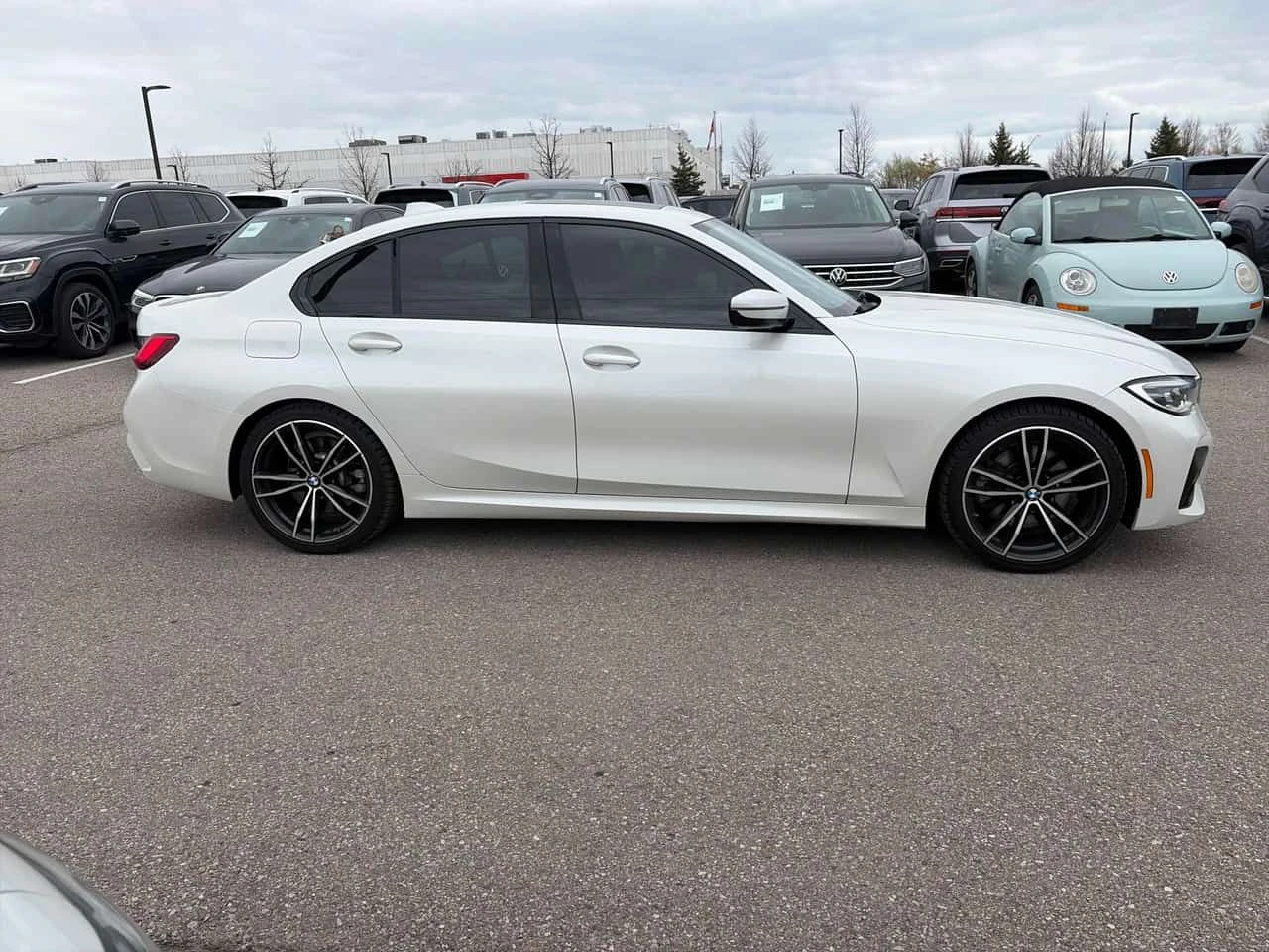BMW 330 * FULL M PACK* ПРЕДСТАВИТЕЛСТВО НА VOLKSWAGEN* , снимка 4 - Автомобили и джипове - 54399038