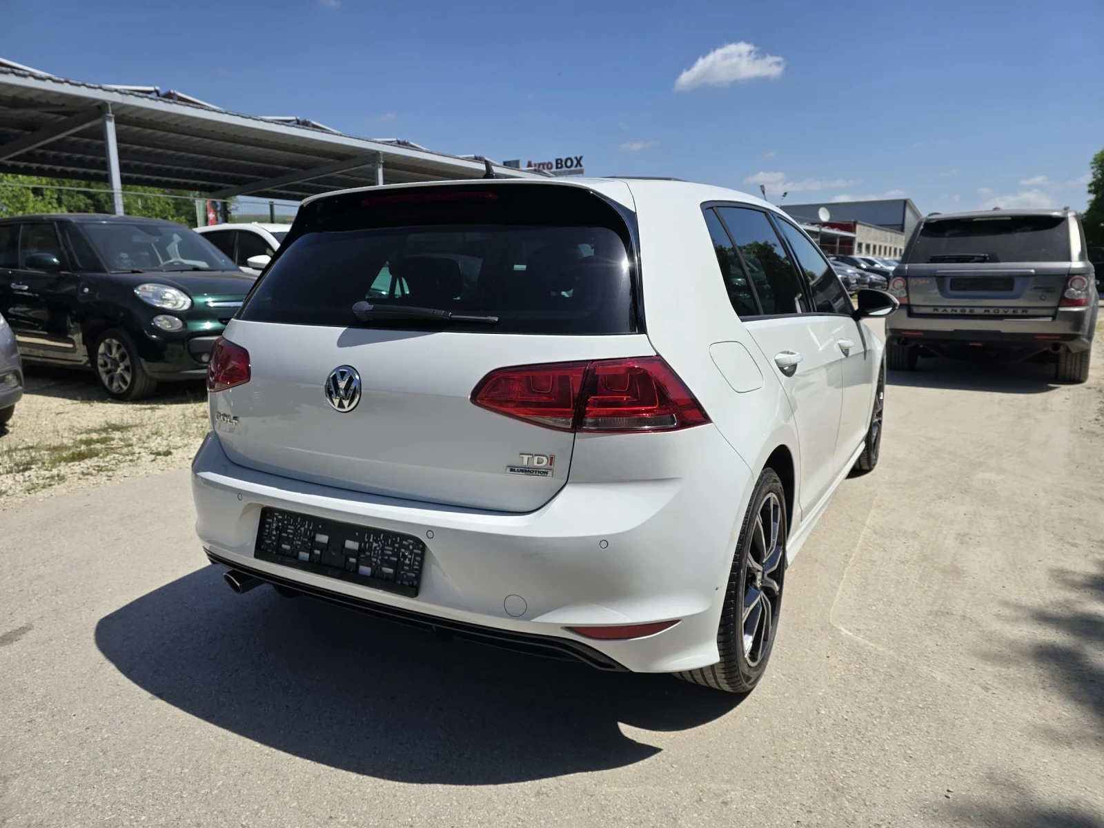 VW Golf 1.6TDI 110к.с R-line Топ състояние , снимка 4 - Автомобили и джипове - 54700394