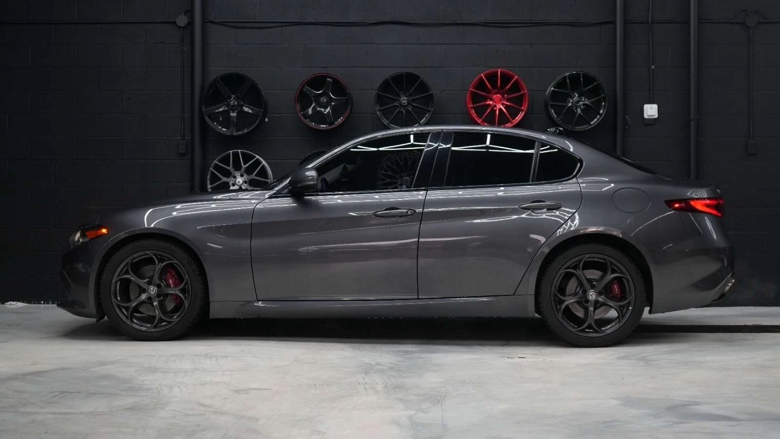 Alfa Romeo Giulia CARFAX / ПАНО / ЦЕНА ДО БГ, снимка 2 - Автомобили и джипове - 54875372