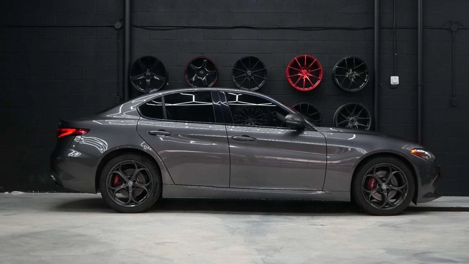 Alfa Romeo Giulia CARFAX / ПАНО / ЦЕНА ДО БГ, снимка 6 - Автомобили и джипове - 54875372